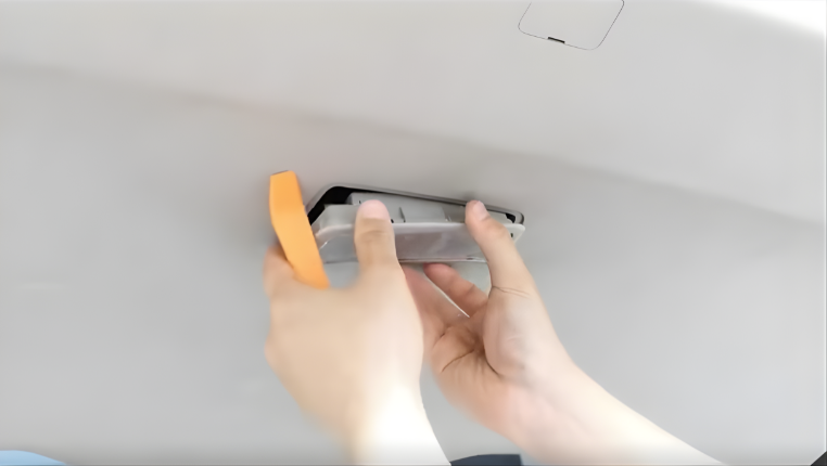 Remove your trunk light